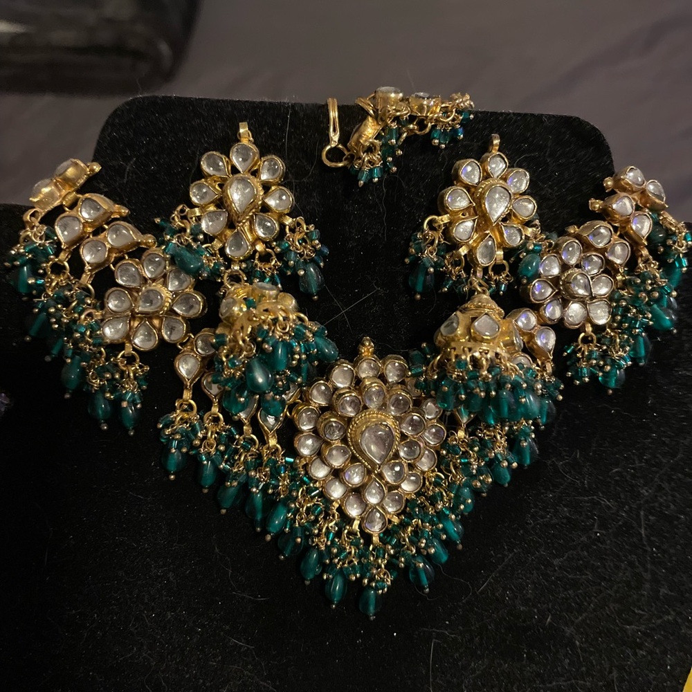 Elegant Gold and Green Necklace set  with Crystal Accents